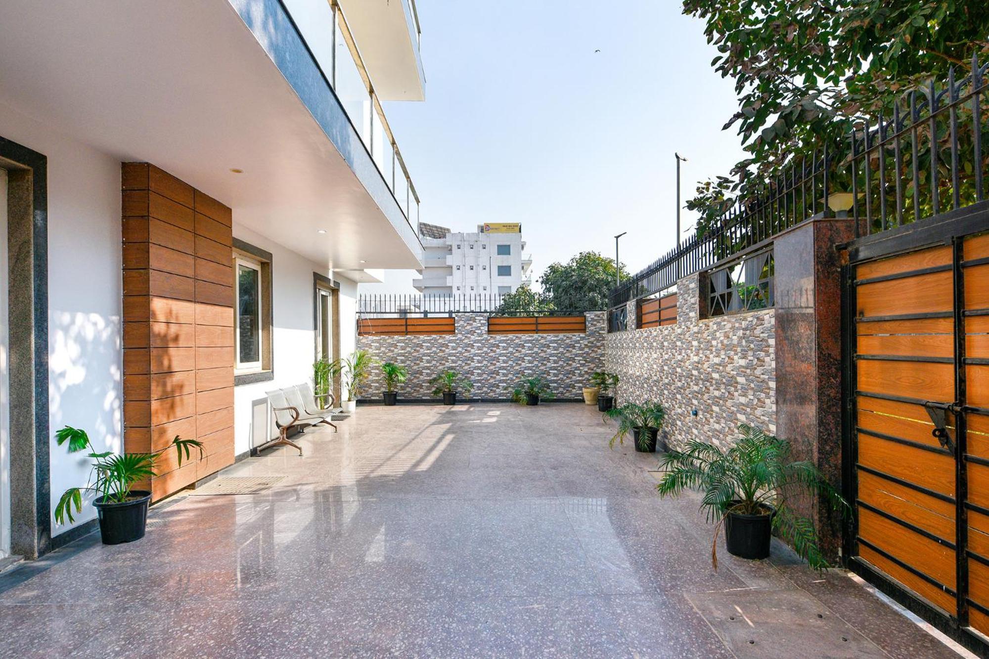 Fabhotel Ar Suites Gurgaon Ngoại thất bức ảnh